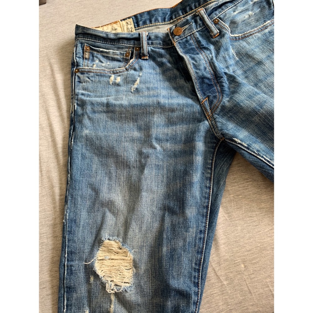 Men’s Abercrombie & Fitch distressed Jeans